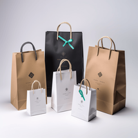 Sacs en papier kraft noir et blanc mélangés avec poignée en corde tressée pour la vente au détail, la vente en gros et l'OEM