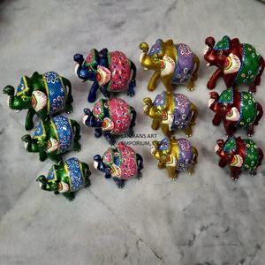 Ensemble de statues d'éléphants en résine Lacwork pour la décoration de la maison - Product Image 1