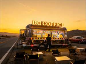 Remolque de Comida Sardo con Parrilla Abierta y Rejilla para Pan Carasau, para Lechón Asado, Licor de Mirto y Queso de Oveja - Product Image 1