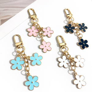 Grazioso Portachiavi in Lega di Zinco Smaltato con Perle e Fiori Colorati, Ciondolo alla Moda per Borsa a Tema Piante Primaverili, Regalo di Compleanno per Amici - Product Image 2