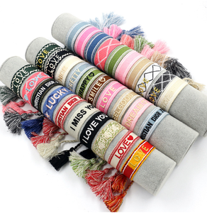 Pulseras de inspiración con letras bordadas de algodón para mujer Love Dream Hope Lucky Letter pulseras tejidas a mano con borlas regalos de <span class=keywords><strong>amistad</strong></span> - Product Image 4
