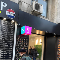 Écran publicitaire LED en cube d'intérieur D-king, couleur pleine, P2.5, luminosité 2000 cd, garantie 2 ans, affichage vidéo numérique pour centre commercial