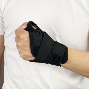Attelle de poignet de sécurité sportive avec protection du <span class=keywords><strong>pouce</strong></span> pour le syndrome du canal carpien, l'arthrite, la tendinite, les entorses et la protection des mains en salle de sport - Product Image 2