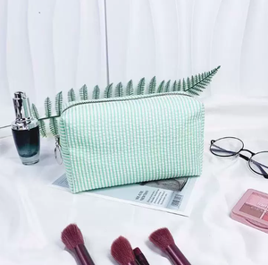 Sacs de maquillage en gros vierges pour femmes et filles, sacs cosmétiques à fermeture éclair, mini sacs de maquillage roses mignons en seersucker pour cadeaux de Noël - Product Image 4