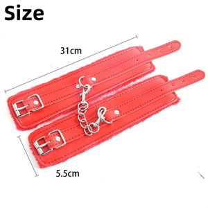 Esposas sexis de sujeción de cuero PU de fábrica con sexo masculino Bondage novedad fetiche BDSM juegos de <span class=keywords><strong>deseo</strong></span> esposas peludas - Product Image 2