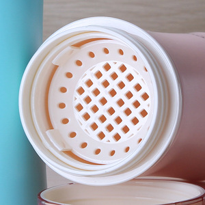 Botella de agua de plástico con aislamiento de doble capa, con filtro, infusor de té, taza portátil para estudiantes, diseño sellado - Product Image 3