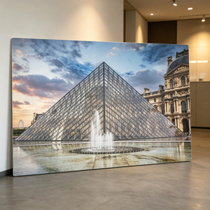 <span class=keywords><strong>Art</strong></span> mural métallique moderne et emblématique de la vue nocturne de Paris avec la Pyramide du <span class=keywords><strong>Louvre</strong></span> pour un salon élégant - Product Image 2