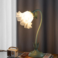 Lampe de bureau LED créative de style américain à motif floral blanc, design épuré, veilleuse pour table de chevet, salon et gîte, alimentation CA