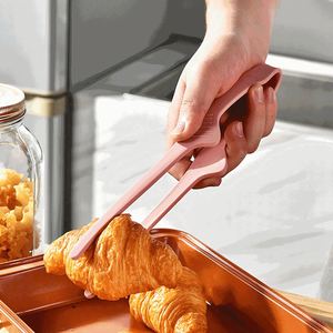ที่คีบซิลิโคนอเนกประสงค์ขนาด 5.5 นิ้ว สำหรับทำบาร์บีคิว ทอดสเต็ก ขนมปังอบ สลัด ใช้กับเครื่องล้างจานและเตาอบได้ - Product Image 1