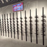 Présentoir mural moderne en fer pour chaussures, colonne de présentation pour collection de baskets dans les centres commerciaux