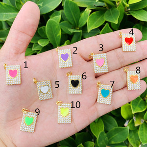 Colgante de corazón de esmalte cuadrado de latón y circón, caja chapada en oro de 18K, cadena de eslabones, collar de pareja, regalo de joyería - Product Image 1