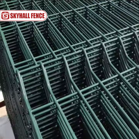 Vente en gros en usine clôture métallique soudée en V enduit de poudre clôture grillagée de sécurité pour la construction et les projets civils
