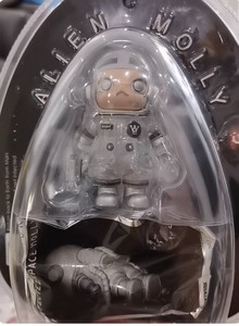มีสินค้าพร้อมส่ง ของแท้หายาก ขายดี ตุ๊กตา Popmart Molly Alien Astronaut Fragment ของสะสม ครบชุด 10 ชิ้น สำหรับเป็นของขวัญ - Product Image 6