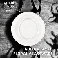 Vaisselle en verre transparent écologique en gros avec bord doré en forme de fleur, bord irrégulier pour les fêtes de mariage