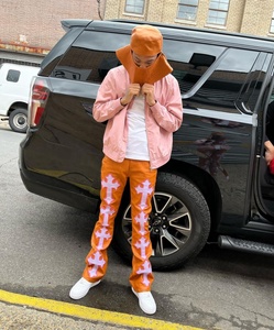 KY Orange abbigliamento patch <span class=keywords><strong>pantaloni</strong></span> in <span class=keywords><strong>pelle</strong></span> ricamati personalizzati <span class=keywords><strong>pantaloni</strong></span> sportivi impilati da uomo <span class=keywords><strong>pantaloni</strong></span> sportivi svasati da uomo - Product Image 2