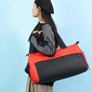 Nouveau Sac de Voyage Multifonctionnel 2025 pour Sport et Fitness, Séparation Sec/Humide, Idéal pour Voyages d'Affaires Transfrontaliers, Design Géométrique Tendance - Product Image 4