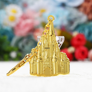 Tùy chỉnh Keyring Dập nổi 3D kim loại kẽm hợp kim cá nhân logo vòng chìa khóa PVD mạ Vàng phim hoạt hình lâu đài tùy chỉnh móc khóa - Product Image 3