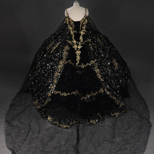 WC046 Elegante Vestido de Gala Negro con Apliques de Encaje Metálico, Lentejuelas Brillantes, Capa de Gasa y Escote Corazón Maxi - Product Image 6