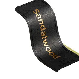 Özel Logo 3d kabartmalı etiket etiket baskı su geçirmez lüks altın folyo siyah sızdırmazlık mat özel çıkartmalar