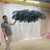 Décorations de plafond pour événements, design floral de luxe, plantes suspendues, fleurs suspendues, verdure, glycine, fleurs suspendues au plafond