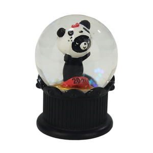 Escultura de <span class=keywords><strong>Panda</strong></span> de Resina de 45 mm, Pintada a Mano, Artística, Personalizada, Modelo de Animal, Adorno de Escritorio con Globo de Nieve, para Decoración del Hogar - Product Image 3