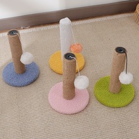 Vente chaude petit chat sisal griffoir avec balle en peluche chat jouet transfrontalier chat escalade cadre emballé dans un carton