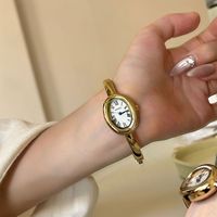 Nouvelles Montres Ovales Magnifiques pour Femmes et Filles 2025 – Simples, Argentées, Dorées, Mignonnes, à Quartz, Élégantes et Minimalistes
