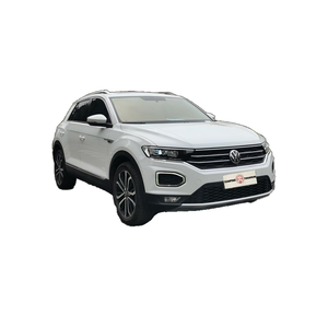 Volkswagen <span class=keywords><strong>T</strong></span>-<span class=keywords><strong>ROC</strong></span> 2022 300TSI DSG 2WD Edición Gasolina, <span class=keywords><strong>T</strong></span>-<span class=keywords><strong>ROC</strong></span> SUV de 5 Plazas con Techo Negro, Equipamiento Completo, Autos Usados - Product Image 1