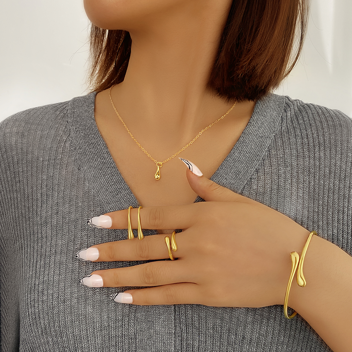 Hot Sale 4pcs/set Silver Water Drop Women Fashion Jewelry Necklace Earrings  Twisted Rings and Bangle Gold Plated Jewelry Set Silver Water Drop Women's Jewelry Set: Necklace \u0026 Earrings, OEM Accepted