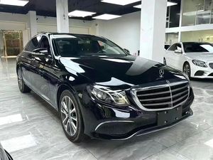 <span class=keywords><strong>Mercedes</strong></span>-Benz <span class=keywords><strong>Clase</strong></span> <span class=keywords><strong>E</strong></span> <span class=keywords><strong>2017</strong></span> Sedán Usado, Volante a la Izquierda, para Exportación - Product Image 5