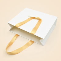 Sacs à provisions en papier de magasin avec marque personnalisée Sacs-cadeaux en carton avec votre propre logo pour l'artisanat et les fourrures dans les petites entreprises