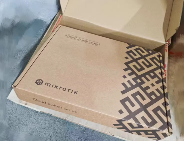 MikroTik CRS520-4XS-16XQ-RM 40G/100G Switch 16x25G SFP28 4x100G QSFP28 L3 Managed Network Switch