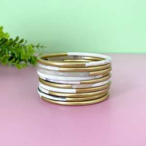 Brazaletes Únicos de Cuerno de Búfalo, Artesanía Natural, Joyería Hecha a Mano para Mujer, Estilo Sostenible, Moda Étnica y Uso Diario - Product Image 3