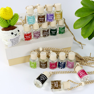 Ambientador Líquido Colgante Personalizado para Auto, Elegante Decoración, Set de Regalo con Botella Perfumada - Product Image 3