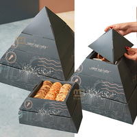Benutzer definierte Restaurant zum Mitnehmen Pyramide geformte Lebensmittel Box Brunch Kuchen teilen Dessert Verpackung Platte Box Pyramide Catering Box zu gehen