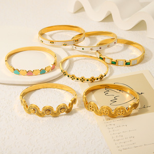 Bracciale rigido in acciaio inossidabile placcato oro 18K con smalto, conchiglia bianca, stella, zircone, cuore geometrico, goccia d'olio e occhio di demone - Product Image 3