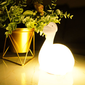 Luce Notturna LED RGB da Scrivania, Luci Decorative per Bambini, Mini Lampada da Notte in Silicone per Cameretta, Luce Notturna USB per Bambini - Product Image 2