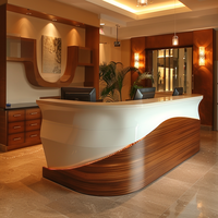 Comptoir de réception de luxe Q216 en bois ondulé pour bureau, hôtel, salon, spa, espace de consultation et caisse
