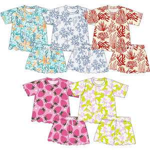 Set Estivo di Alta Qualità per Bambine con Top a Maniche Corte e Orlo Smerlato e Pantaloncini Abbinati, Stampa Personalizzata, Abbigliamento Casual per Bambini - Product Image 1