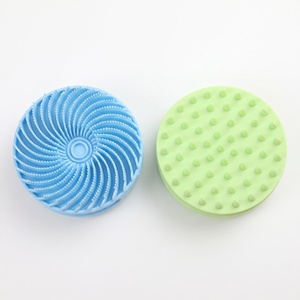 Brosse de Douche et de Shampooing en Silicone Double Face 2-en-1, Masseur de Cuir Chevelu en Silicone Doux, Exfoliant Corporel, Éponge de Douche – Vente en Gros - Product Image 2