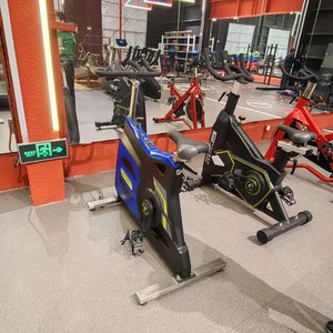 Vélo de filature à entraînement par courroie <span class=keywords><strong>Cardio</strong></span> commercial D34 entraînement par courroie de Tube en acier réglable <span class=keywords><strong>Cardio</strong></span> vélo d'exercice équipement de Fitness - Product Image 5