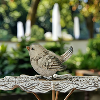 Figurine d'oiseau rustique vintage et moderne en résine sculptée pour décor d'oiseau en polyrésine de ferme pour voitures et maison