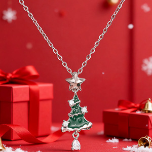 Collana con Ciondolo Albero di Natale in Oro Bianco con Stella in Cima e Cristallo a Goccia Taglio Pera, Regalo Unisex per le Feste - Product Image 1