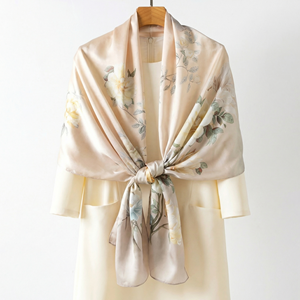 Sciarpa in Seta di Gelso 100% Personalizzabile, Best Seller, Stampa Peonia <span class=keywords><strong>Beige</strong></span> Primavera Estate 2026, Ingrosso, MOQ Basso - Product Image 1