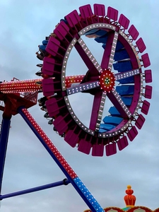 Chaises volantes LED en forme de dinosaure, manège à <span class=keywords><strong>pendule</strong></span> géant, 10+ attractions de parc pour adultes, pour Sinorides Flying Chairs 120 en fibre de verre et acier - Product Image 6