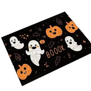 พรมเช็ดเท้าลายการ์ตูนฮาโลวีนทรงสี่เหลี่ยมผืนผ้าสำหรับใช้ในร่ม กันลื่น ทำความสะอาดง่าย ทำจากเส้นใยโพลีเอสเตอร์ สำหรับทางเข้าห้องน้ำ - Product Image 1
