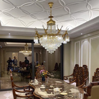 Hôtel de luxe Rococo français Villa en laiton tête de cerf lustre de plafond en cristal pour salon et salle à manger