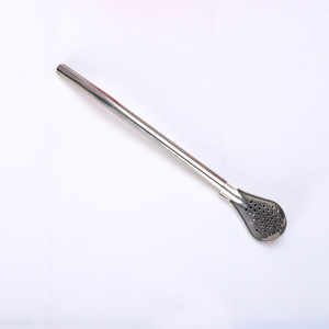 Grand gobelet isotherme en forme de baril de bière de 1500 ml + 140 ml avec poignée, livré avec un petit gobelet et une paille assortis - Product Image 4