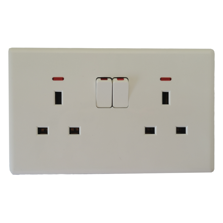 Factory Wholesale PC and Copper White Panel Switch Electrical British Standard 2 Gang Double 13A Switched Sockets Wall