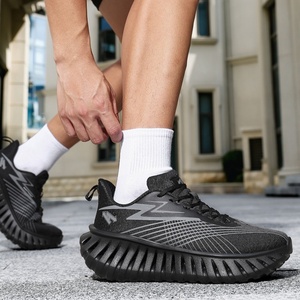 Nouvelles baskets de sport d'été respirantes légères en mesh Chaussures de course confortables amortissantes à lacets Baskets décontractées tendance - Product Image 4